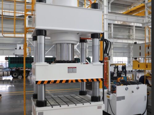 Прес гідравлічний 4-х колонний, глибокого витягування, зусиллям 1000 тонн , стіл 1500х1500 мм, без нагріву